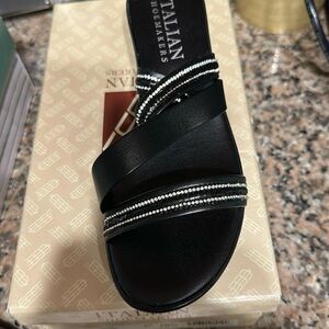 BRAND NEW!! Never worn Italian Shoemakers.